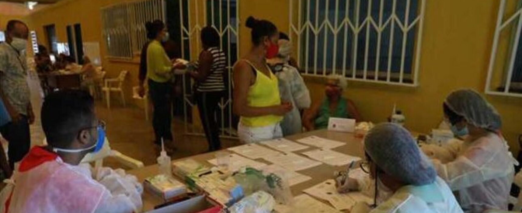 Prefeitura de Ilhéus realiza testagem para Covid-19 em feirantes do Malhado