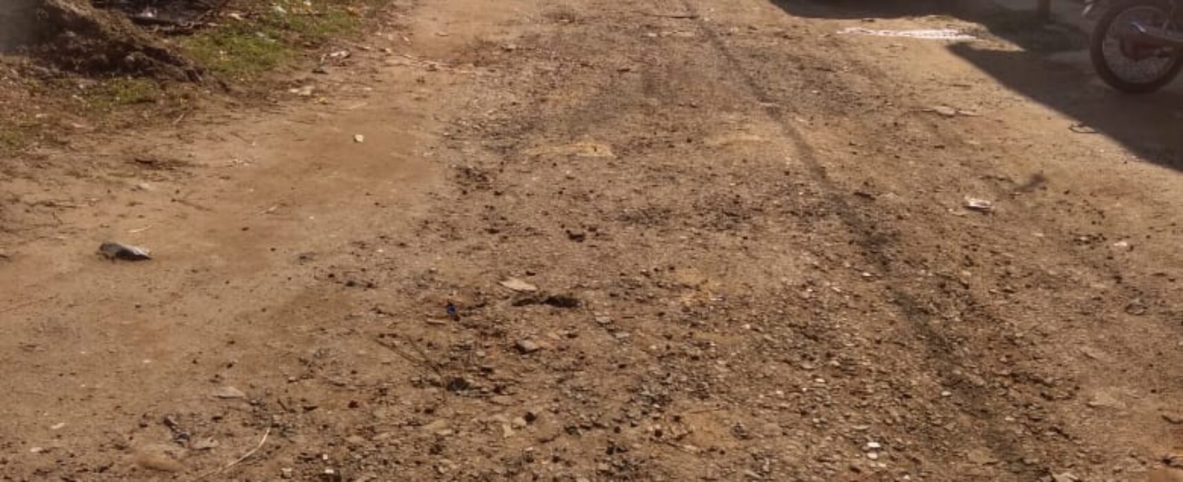 VEREADOR ESCUTA (PSD), SOLICITA PAVIMENTAÇÃO DA RUA DA PAZ, BAIRRO NSV.
