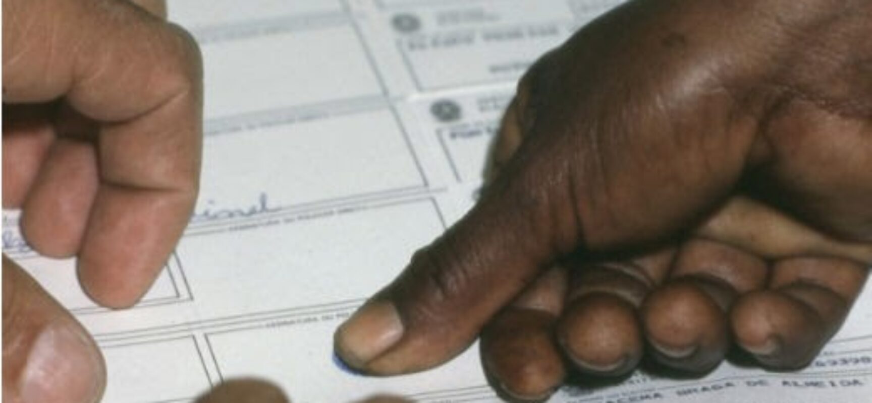 A Justiça Eleitoral convocou 52 candidatos a vereador para provarem que são alfabetizados.