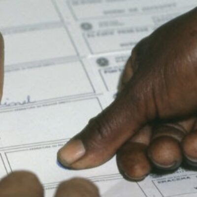 A Justiça Eleitoral convocou 52 candidatos a vereador para provarem que são alfabetizados.