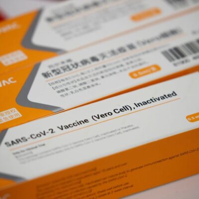 Brasil anuncia que vai comprar 46 milhões de doses da CoronaVac