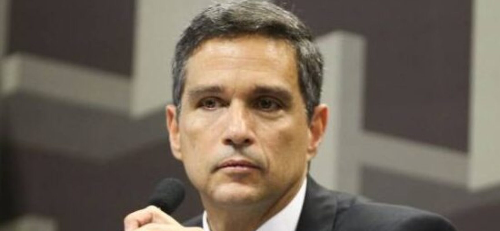 Campos Neto cita mudanças nas projeções de PIB em 2020, para retração menor