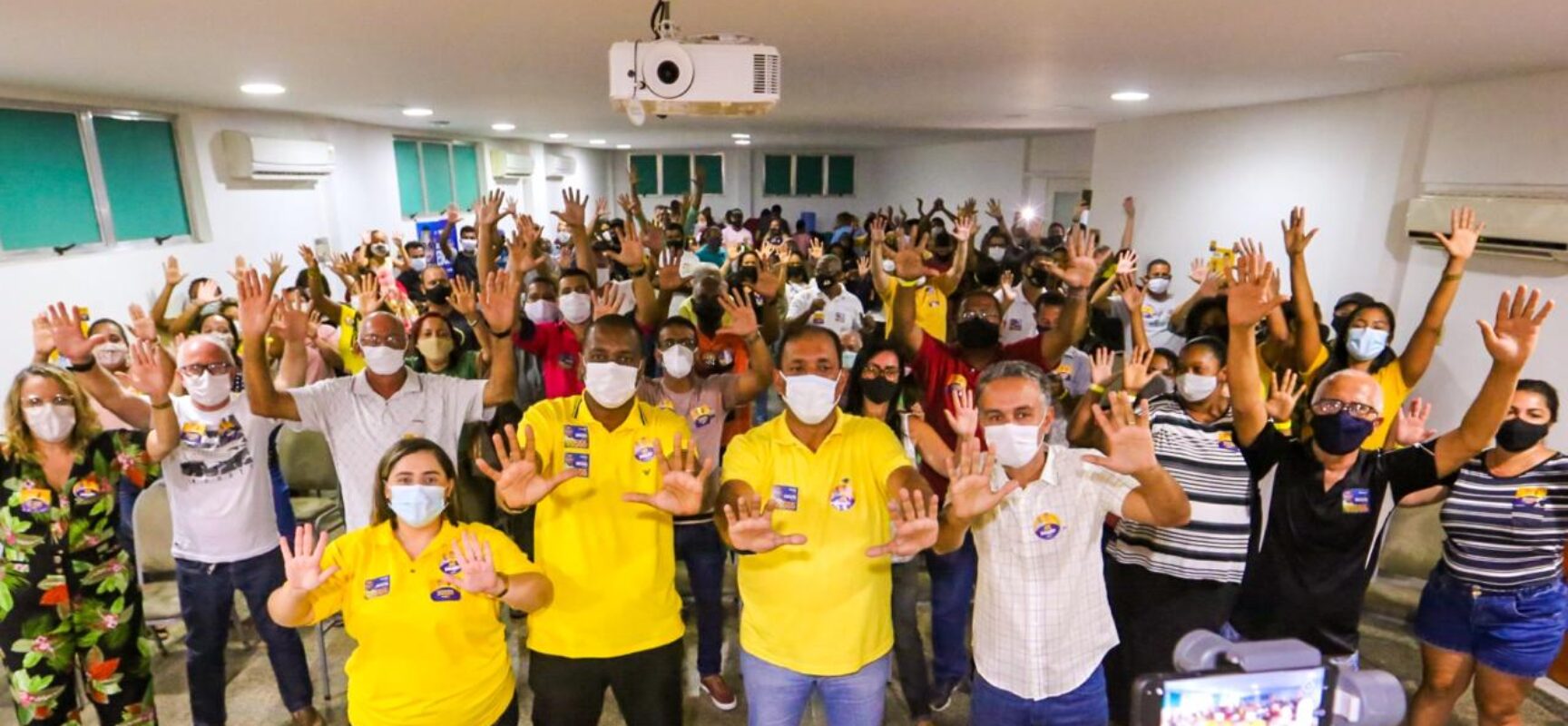 Clima festivo marca lançamento da campanha de Escuta ao legislativo