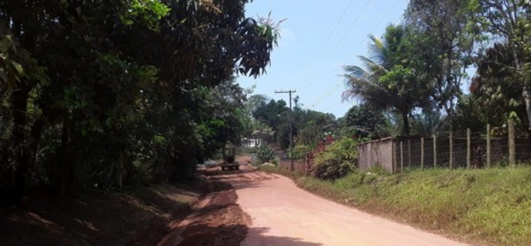 Manutenção das estradas vicinais de Banco Central e Coutos garante acesso às comunidades rurais de Ilhéus