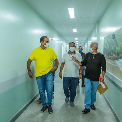 Prefeito Mário Alexandre visita HRCC; unidade é referência para atendimento Covid-19 em Ilhéus