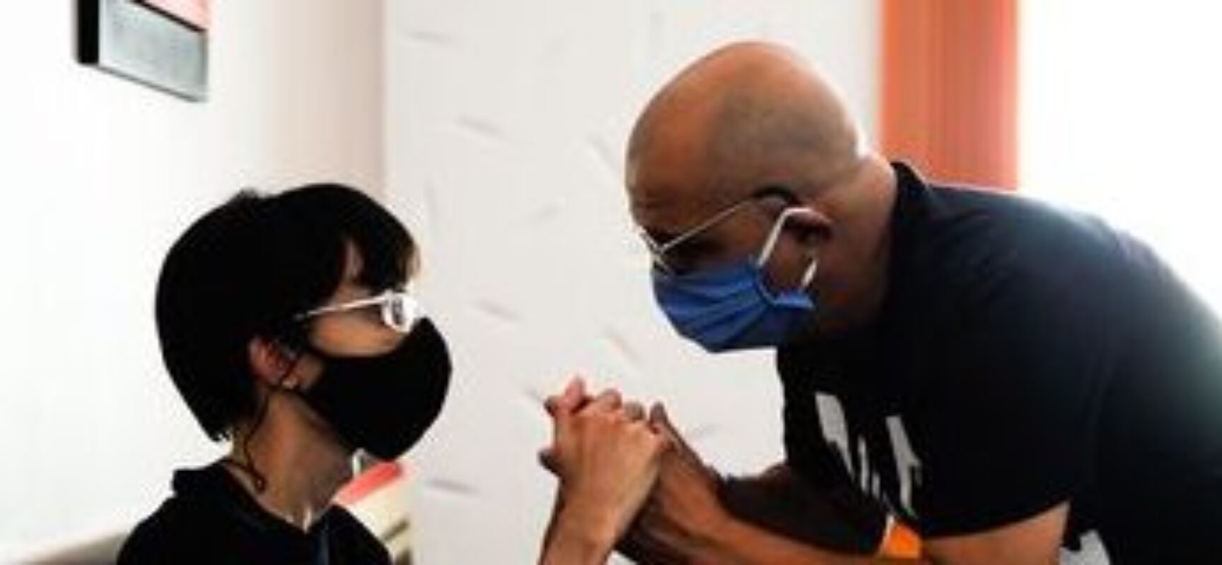 Primeiro estudante surdocego se forma na UnB