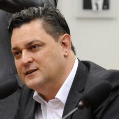 Projeto autoriza penhora de sites para pagamento de dívida