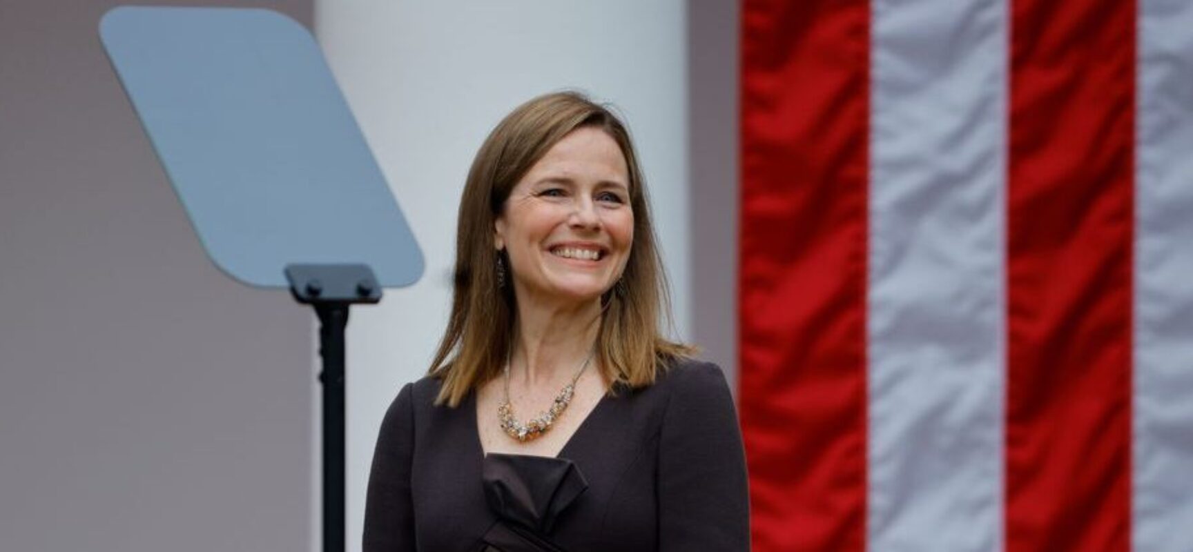 Senado dos EUA aprova nomeação de Amy Barrett para Suprema Corte