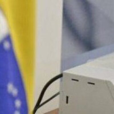 TSE quer trocar urna eletrônica por voto no celular