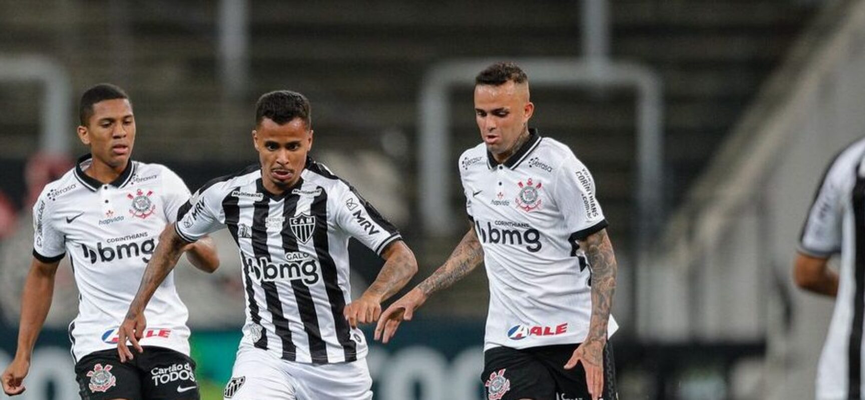 Atlético Mineiro vence o Corinthians e assume a ponta do Brasileiro