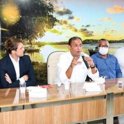 Prefeito Mário Alexandre lança Credcesta; cerca de cinco mil servidores terão acesso ao cartão