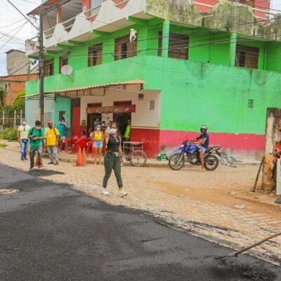 Prefeito Mário Alexandre vistoria asfalto na Rua do Cano