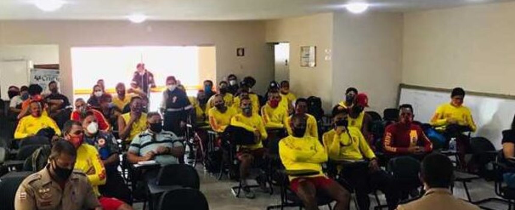 Prefeitura, Marinha e Corpo de Bombeiros promovem curso de qualificação para salva-vidas em Ilhéus