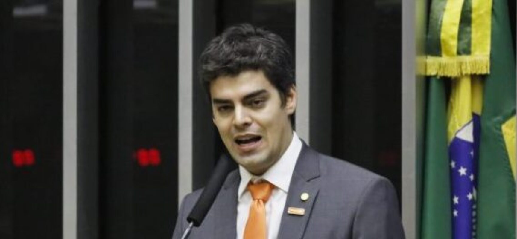 Projeto acaba com auxílio-mudança pago a deputado e senador
