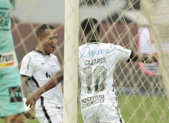 Brasileiro: Corinthians vence Botafogo no Nílton Santos
