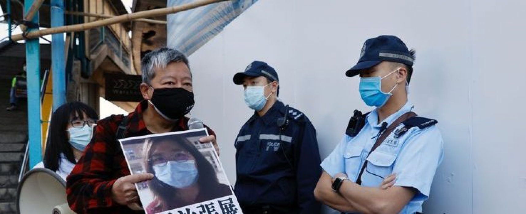 China condena jornalista a 4 anos de prisão por relatar vírus em Wuhan