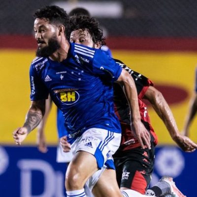 Cruzeiro vence Vitória em Salvador e respira na Série B