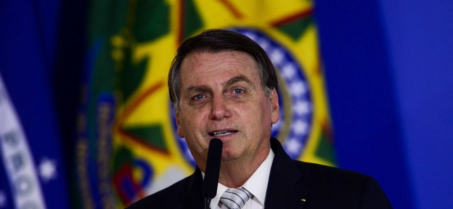 Bolsonaro questiona decretos estaduais sobre toque de recolher e restrições no comércio