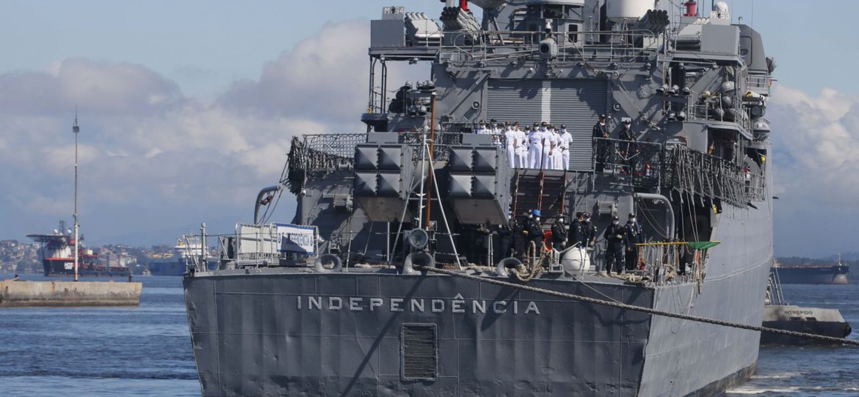 Fragata que participou de força-tarefa no Líbano retorna ao Brasil