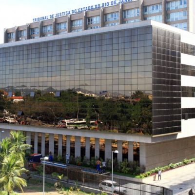 Justiça bloqueia R$ 640 mil de ex-marido que matou juíza no Rio