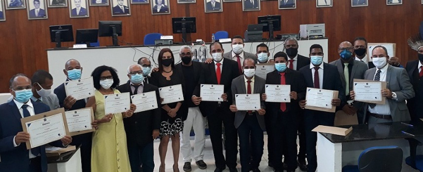 Justiça eleitoral de Ilhéus, realizou sessão Solene de Diplomação aos 21 vereadores, prefeito e vice eleitos.