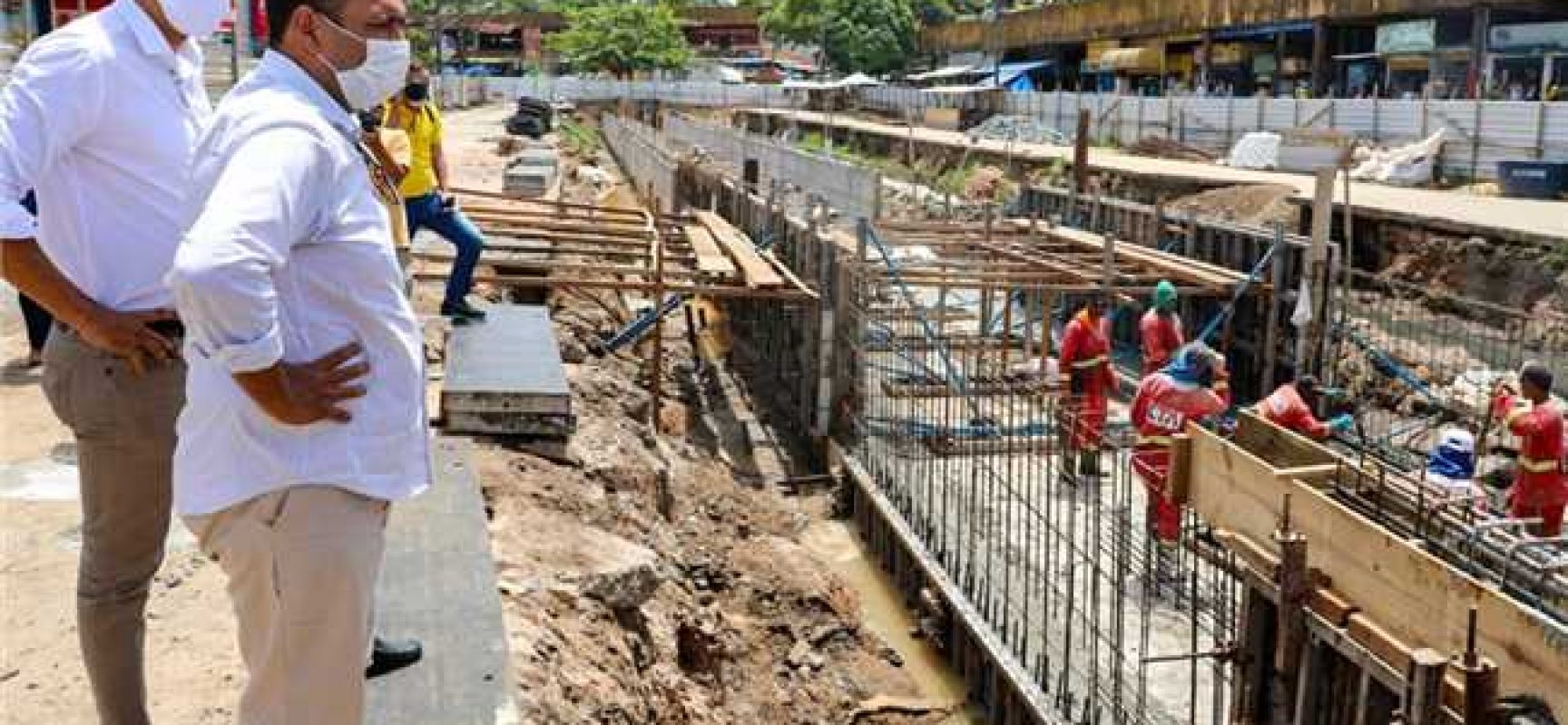 Prefeito visita obra de fechamento do Canal do Malhado em Ilhéus