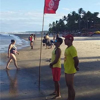 Prefeitura de Ilhéus alerta sobre riscos no mar durante alta temporada