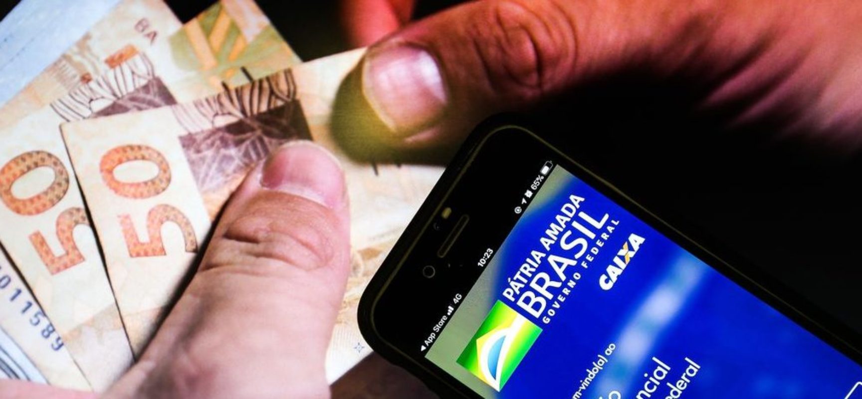 Auxílio emergencial: Caixa libera saque para nascidos em agosto