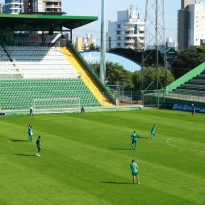 Chapecoense marca aos 51 minutos do segundo tempo e conquista Série B