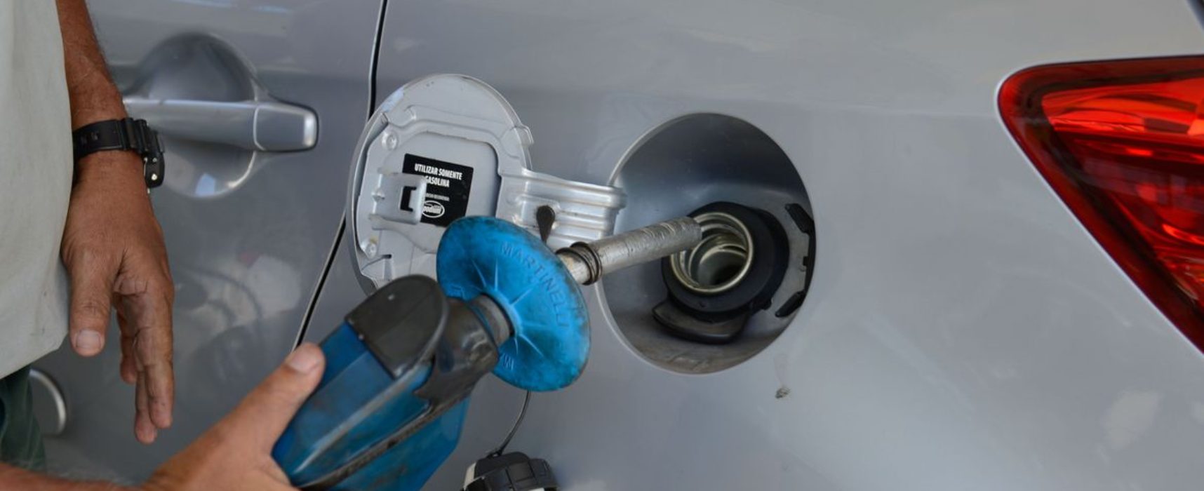 Decreto obriga postos a informarem composição do preço de combustíveis