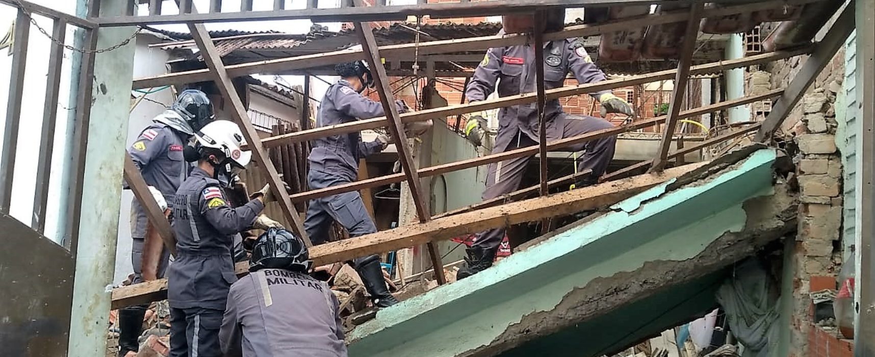 Diretoria de Defesa Civil de Itabuna interdita obra no bairro de Fátima