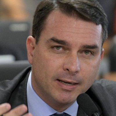 STF adia mais uma vez julgamento de foro de Flávio Bolsonaro