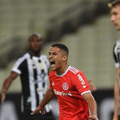 Internacional assume vice-liderança do Brasileiro