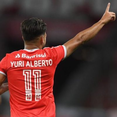 Internacional vence sexta seguida e fica a um ponto do líder São Paulo