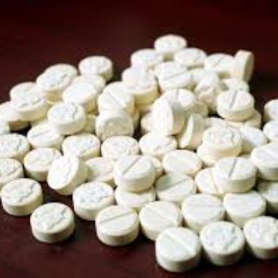 Mulher é presa com mais de mil comprimidos de ecstasy