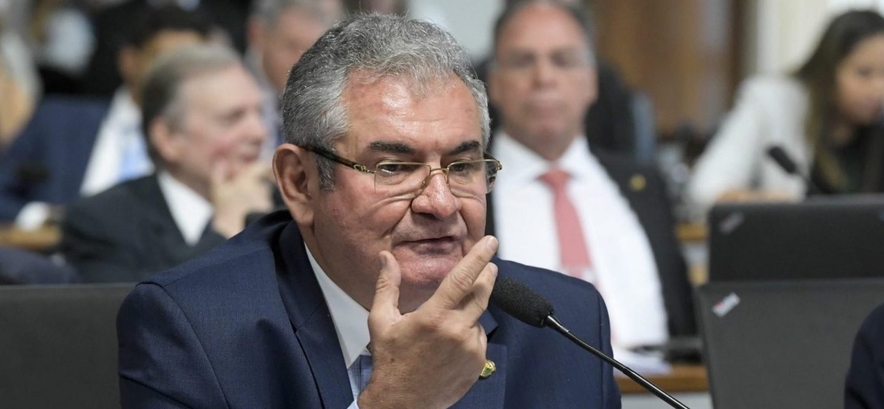 Presidente da CPI das Fake News recebeu R$ 40 milhões de verba extra do governo, diz jornal