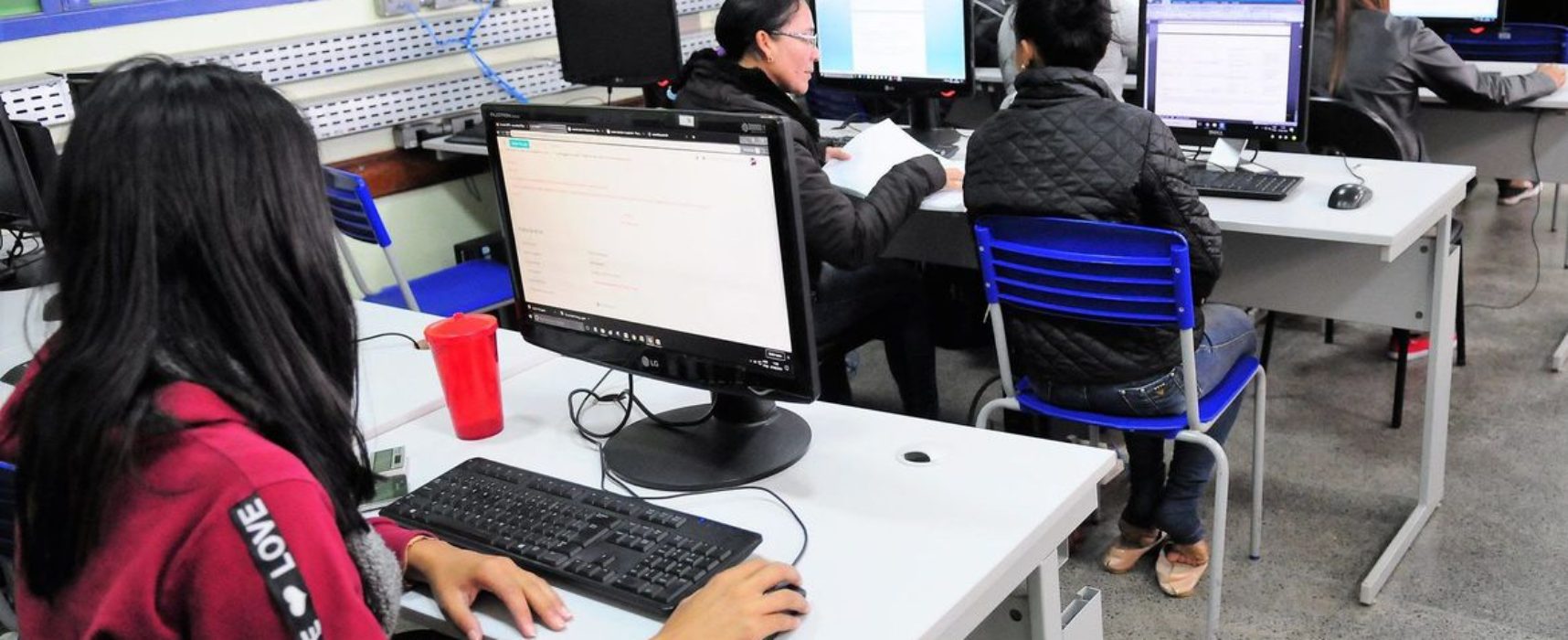 Estudantes elogiam modelo digital do Enem