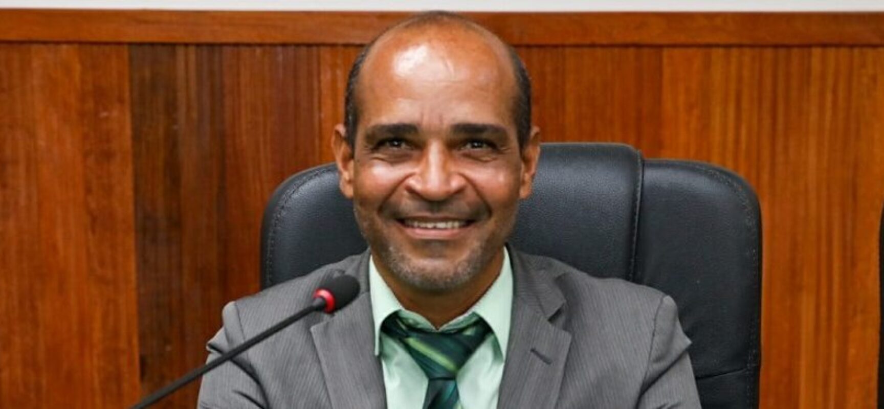 ILHÉUS: Presidente César Porto ratifica proposição para revitalização de Praça no Hernani Sá ILHÉUS: Presidente César Porto ratifica proposição para revitalização de Praça no Hernani Sá