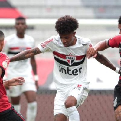 São Paulo empata com Athletico-PR e segura liderança do Brasileiro