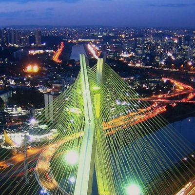 São Paulo volta para fase vermelha e fecha serviços não essenciai à noite