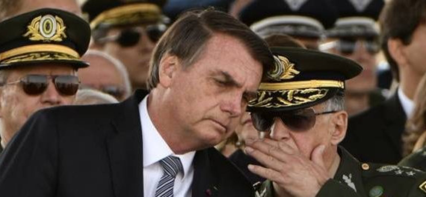“Temos liberdade ainda”, mas “tudo pode mudar”, afirma Bolsonaro