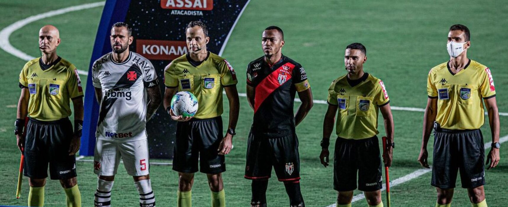 Vasco vira contra o Athletico-PR em prévia da Copa do Brasil