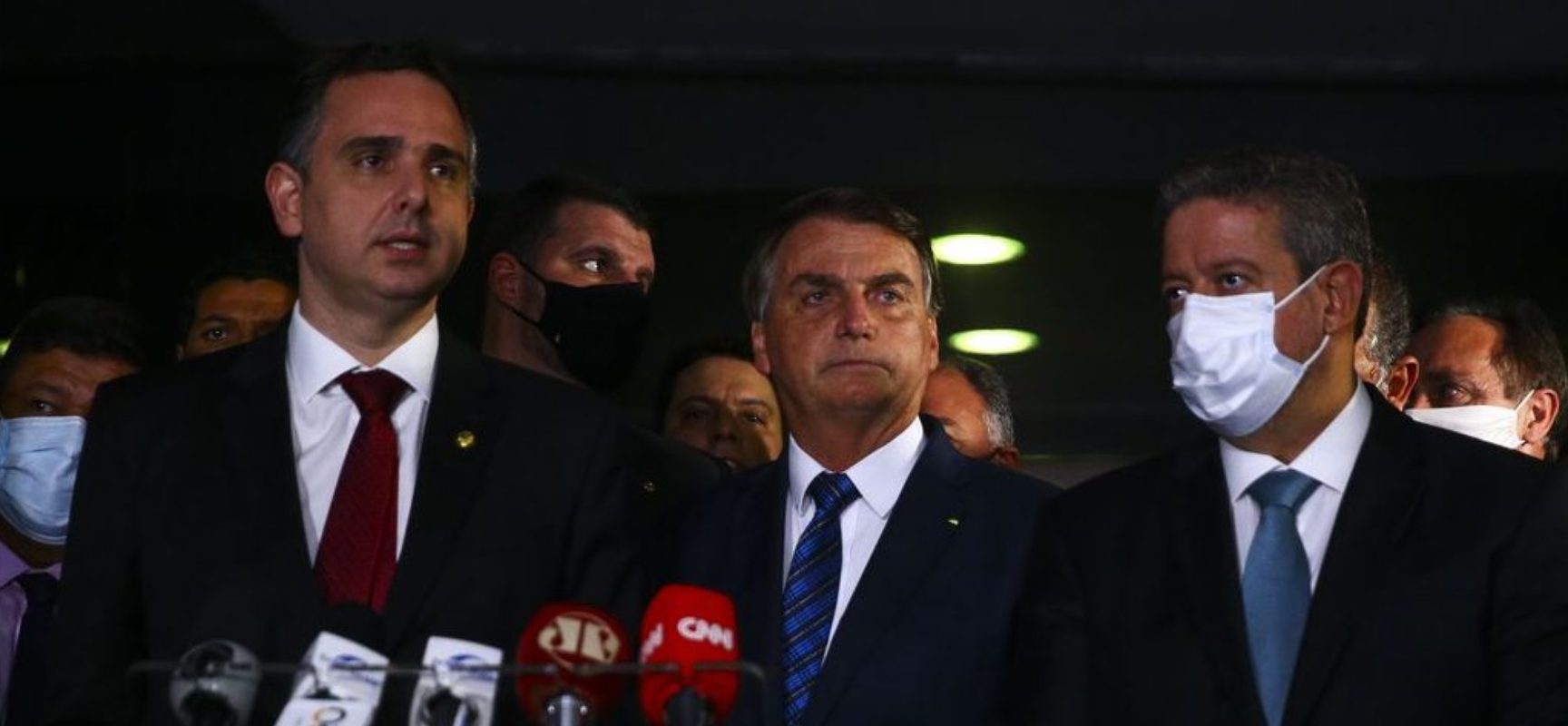 Bolsonaro entrega medida provisória para privatização da Eletrobras