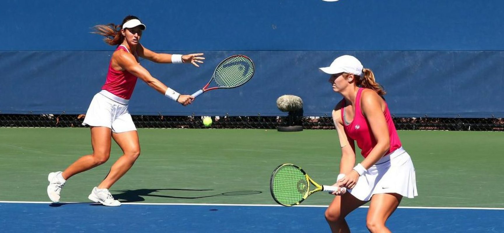 Dupla de Stefani vence de virada na estreia do WTA de Adelaide