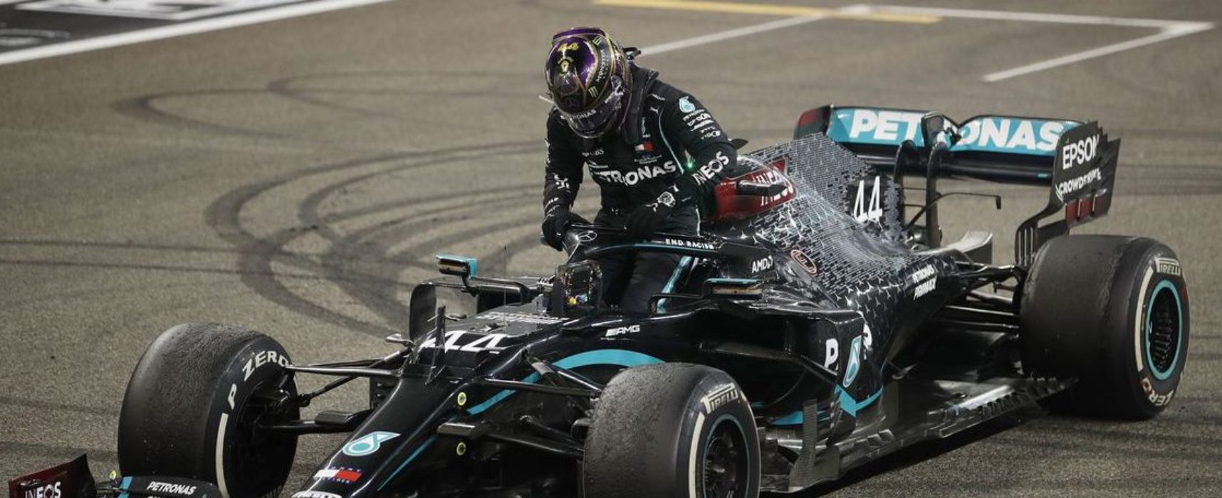 F1: sem confirmar Hamilton, Mercedes anuncia lançamento de novo carro