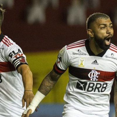 Flamengo brilha no primeiro tempo, bate Sport e segue na cola do Inter
