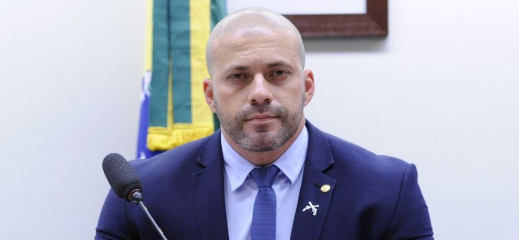 Moraes acaba de determinar bloqueio de redes sociais de deputado