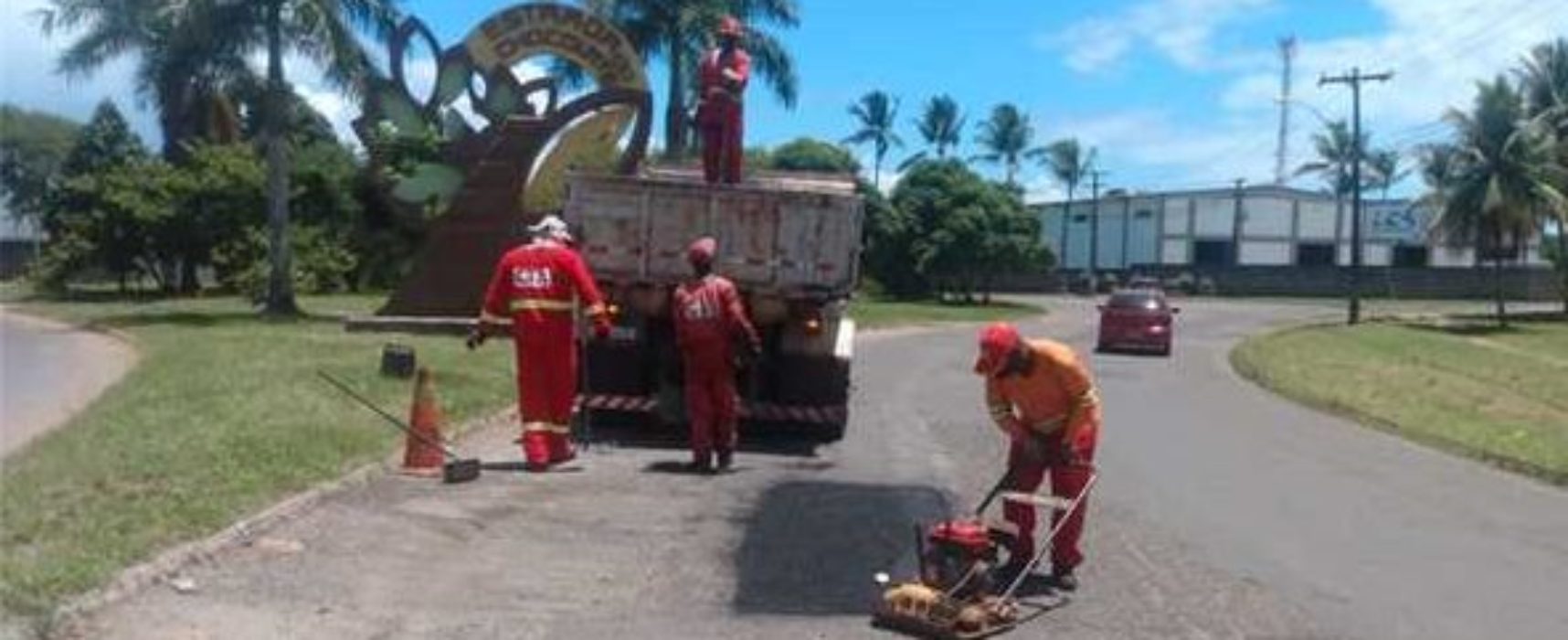 Prefeitura de Ilhéus retoma operação tapa-buracos em 16 pontos da cidade