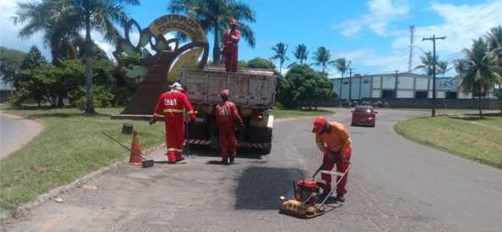 Prefeitura de Ilhéus retoma operação tapa-buracos em 16 pontos da cidade