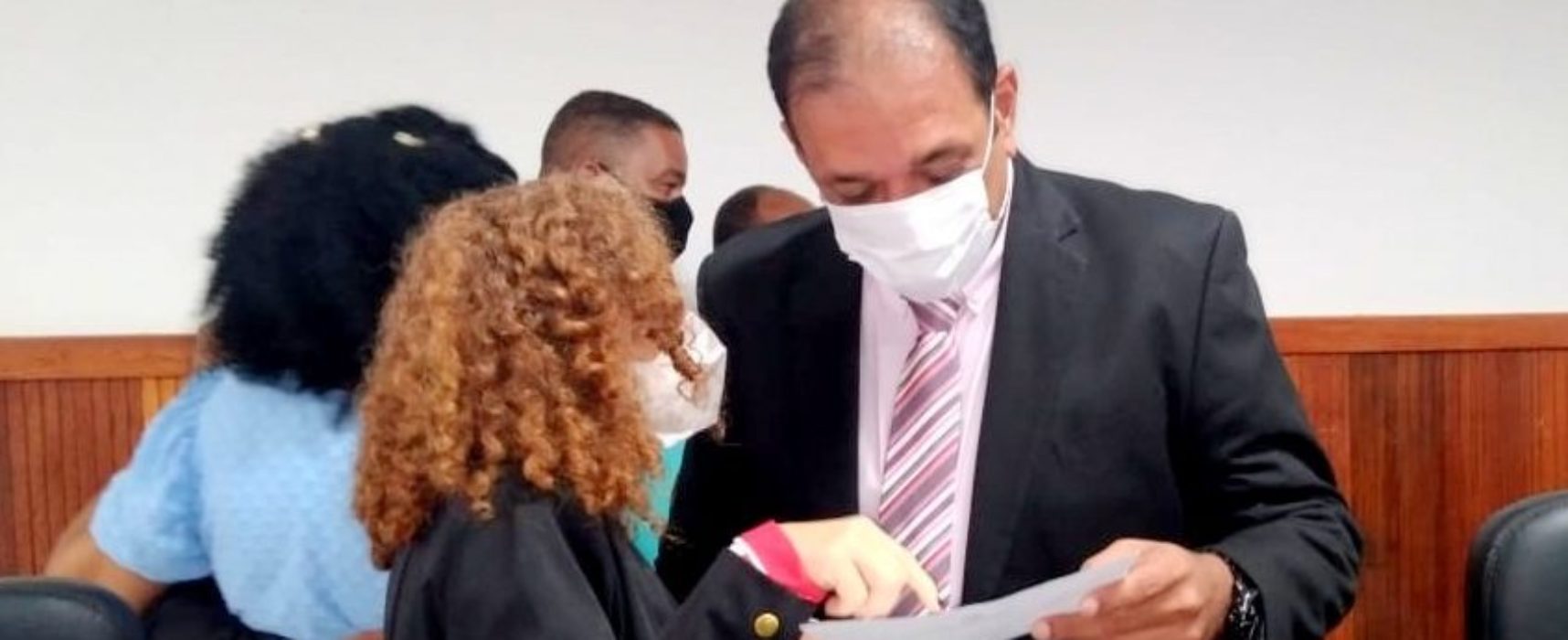 Vereadora Enilda solicita audiência ao prefeito para resolver impasse dos servidores afastados